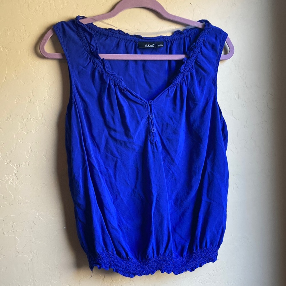 A.n.a Blue sleeveless blouse size large, button down